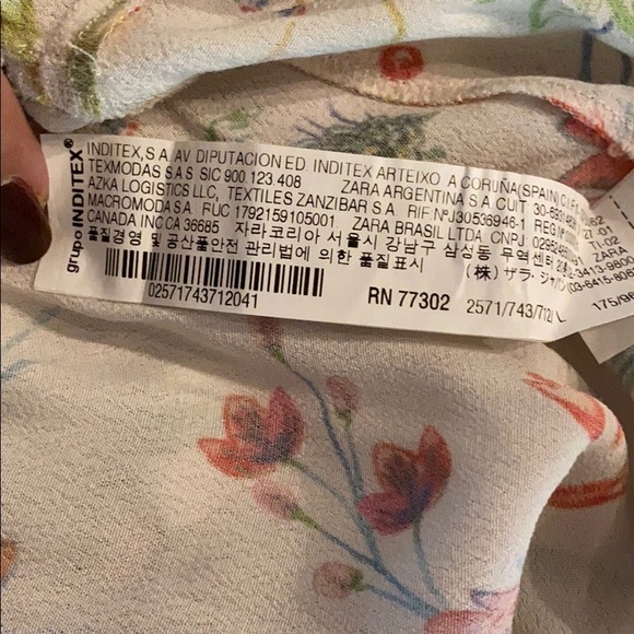 Zara Ruffle Open Back Floral Blouse - Picture 5 of 5